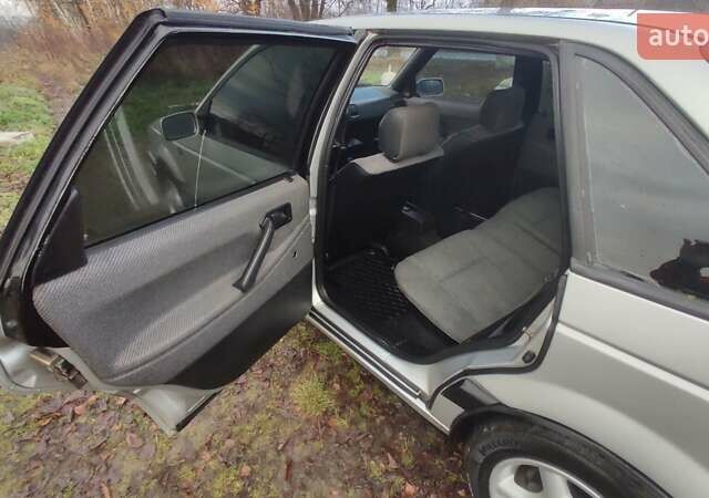 Серый Фольксваген Пассат, объемом двигателя 1.6 л и пробегом 300 тыс. км за 2100 $, фото 22 на Automoto.ua