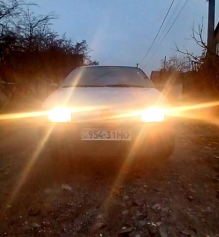 Серый Фольксваген Пассат, объемом двигателя 1.8 л и пробегом 411 тыс. км за 1400 $, фото 5 на Automoto.ua