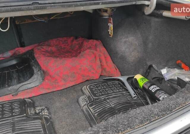 Серый Фольксваген Пассат, объемом двигателя 1.6 л и пробегом 300 тыс. км за 2100 $, фото 8 на Automoto.ua