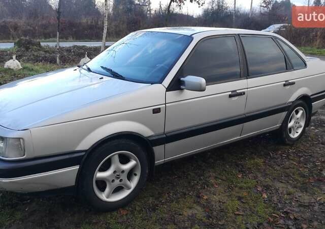 Серый Фольксваген Пассат, объемом двигателя 1.6 л и пробегом 300 тыс. км за 2100 $, фото 35 на Automoto.ua