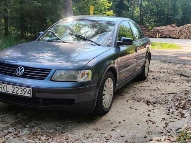 Серый Фольксваген Пассат, объемом двигателя 1.9 л и пробегом 362 тыс. км за 1500 $, фото 1 на Automoto.ua