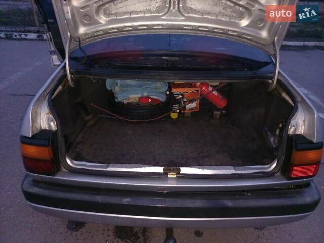 Серый Фольксваген Пассат, объемом двигателя 1.78 л и пробегом 240 тыс. км за 1800 $, фото 7 на Automoto.ua