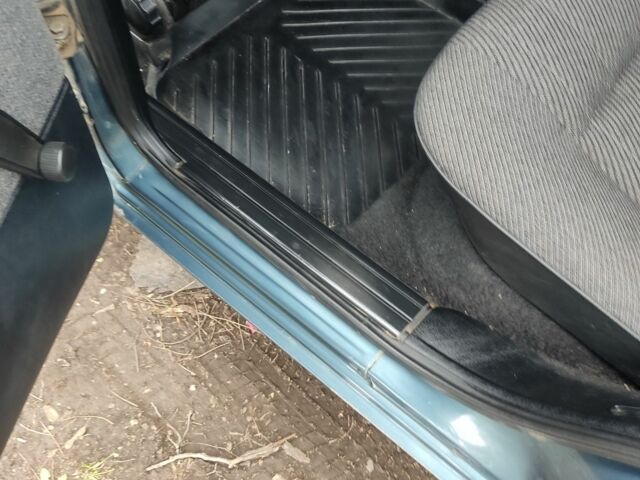 Серый Фольксваген Пассат, объемом двигателя 1.8 л и пробегом 160 тыс. км за 2400 $, фото 4 на Automoto.ua