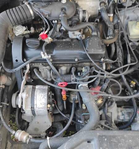 Серый Фольксваген Пассат, объемом двигателя 1.6 л и пробегом 300 тыс. км за 2100 $, фото 32 на Automoto.ua