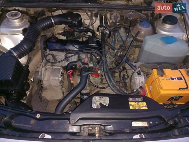 Серый Фольксваген Пассат, объемом двигателя 1.78 л и пробегом 240 тыс. км за 1800 $, фото 8 на Automoto.ua