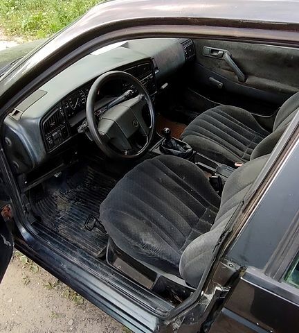 Серый Фольксваген Пассат, объемом двигателя 2 л и пробегом 268 тыс. км за 1500 $, фото 1 на Automoto.ua