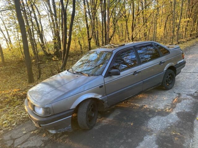 Серый Фольксваген Пассат, объемом двигателя 1.8 л и пробегом 320 тыс. км за 899 $, фото 3 на Automoto.ua