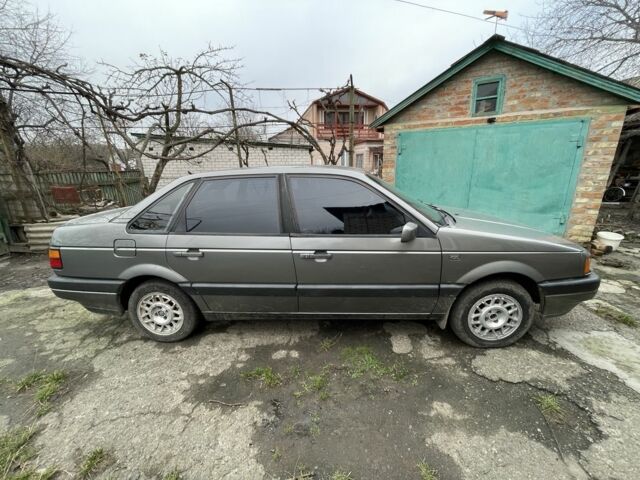 Серый Фольксваген Пассат, объемом двигателя 1.8 л и пробегом 437 тыс. км за 750 $, фото 2 на Automoto.ua