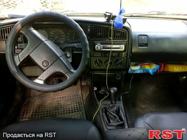 Серый Фольксваген Пассат, объемом двигателя 1.8 л и пробегом 200 тыс. км за 2500 $, фото 3 на Automoto.ua