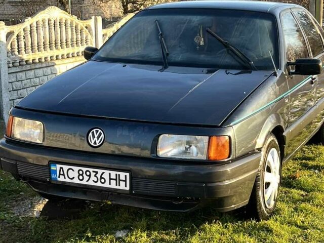 Серый Фольксваген Пассат, объемом двигателя 1.8 л и пробегом 300 тыс. км за 1150 $, фото 2 на Automoto.ua