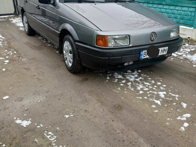 Серый Фольксваген Пассат, объемом двигателя 1.8 л и пробегом 400 тыс. км за 2500 $, фото 1 на Automoto.ua