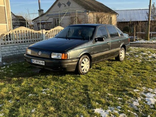 Серый Фольксваген Пассат, объемом двигателя 1.8 л и пробегом 300 тыс. км за 1150 $, фото 1 на Automoto.ua