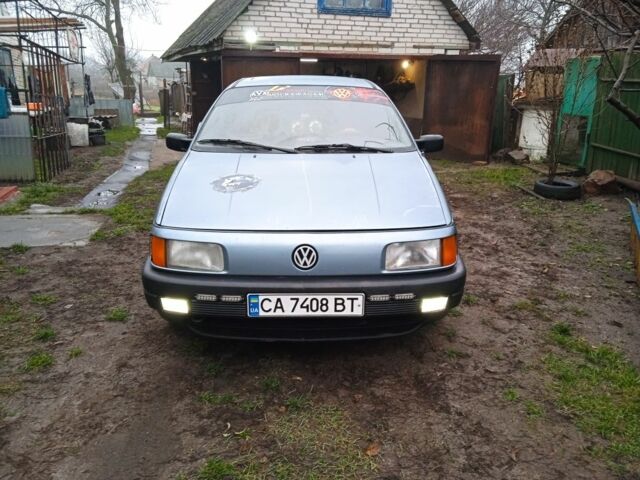 Серый Фольксваген Пассат, объемом двигателя 1.8 л и пробегом 350 тыс. км за 2800 $, фото 1 на Automoto.ua