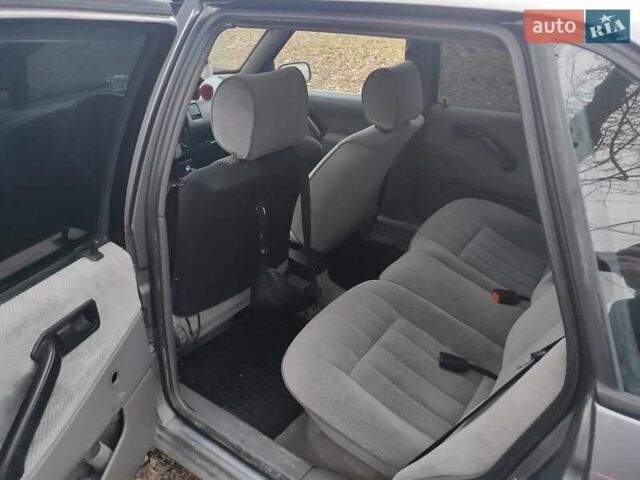 Серый Фольксваген Пассат, объемом двигателя 1.8 л и пробегом 350 тыс. км за 2200 $, фото 6 на Automoto.ua