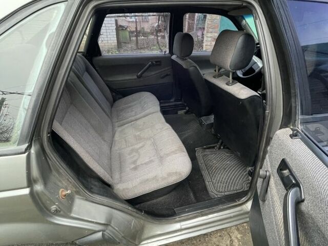 Серый Фольксваген Пассат, объемом двигателя 1.8 л и пробегом 437 тыс. км за 750 $, фото 7 на Automoto.ua