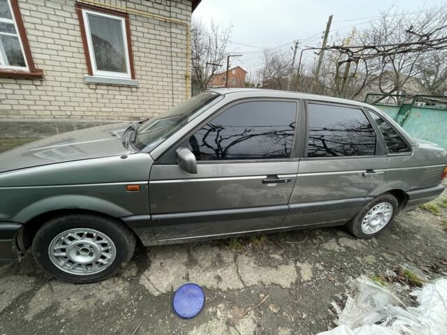 Серый Фольксваген Пассат, объемом двигателя 1.8 л и пробегом 437 тыс. км за 750 $, фото 4 на Automoto.ua