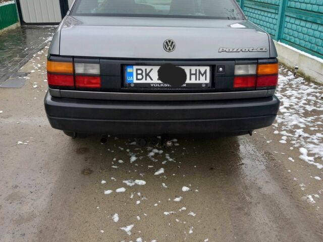 Серый Фольксваген Пассат, объемом двигателя 1.8 л и пробегом 400 тыс. км за 2500 $, фото 3 на Automoto.ua