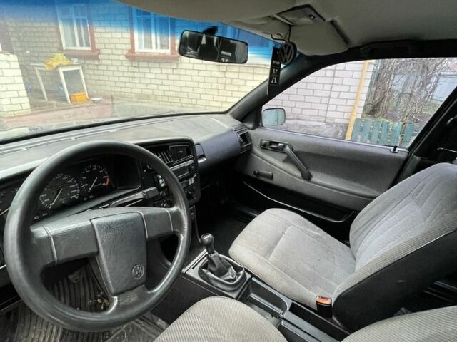 Серый Фольксваген Пассат, объемом двигателя 1.8 л и пробегом 437 тыс. км за 750 $, фото 6 на Automoto.ua