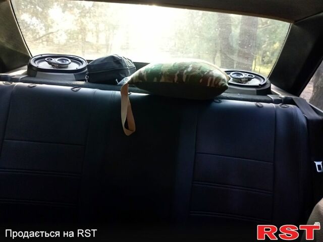 Серый Фольксваген Пассат, объемом двигателя 1.8 л и пробегом 200 тыс. км за 2500 $, фото 5 на Automoto.ua