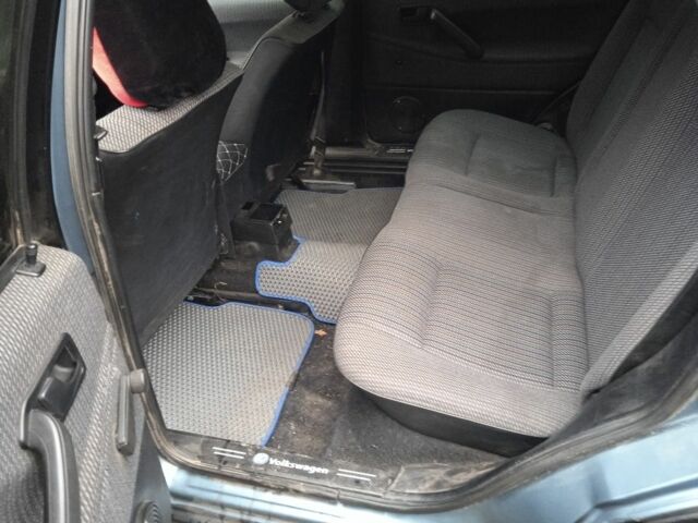 Серый Фольксваген Пассат, объемом двигателя 1.8 л и пробегом 350 тыс. км за 2800 $, фото 7 на Automoto.ua