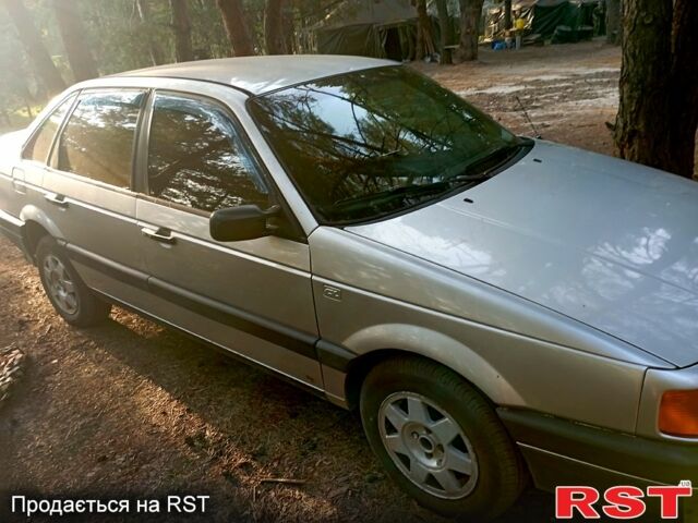 Серый Фольксваген Пассат, объемом двигателя 1.8 л и пробегом 200 тыс. км за 2500 $, фото 1 на Automoto.ua