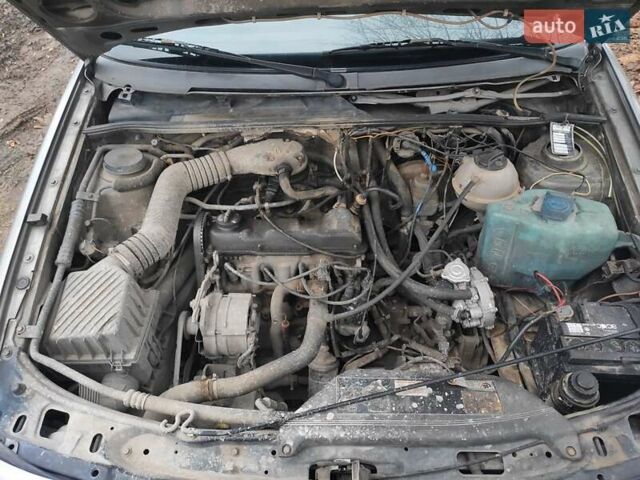 Серый Фольксваген Пассат, объемом двигателя 1.8 л и пробегом 350 тыс. км за 2200 $, фото 7 на Automoto.ua