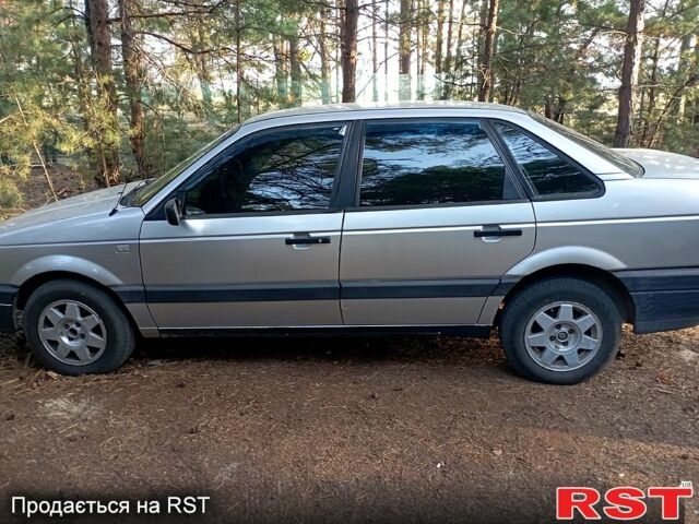 Серый Фольксваген Пассат, объемом двигателя 1.8 л и пробегом 200 тыс. км за 2500 $, фото 2 на Automoto.ua