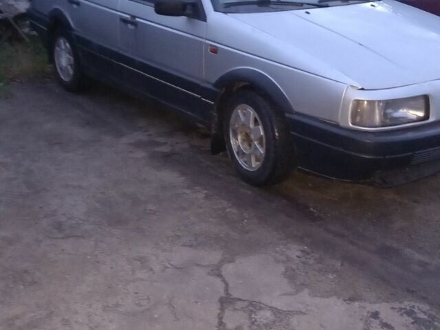 Серый Фольксваген Пассат, объемом двигателя 1.6 л и пробегом 300 тыс. км за 1300 $, фото 1 на Automoto.ua