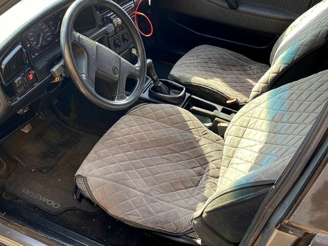 Серый Фольксваген Пассат, объемом двигателя 2 л и пробегом 300 тыс. км за 1400 $, фото 4 на Automoto.ua