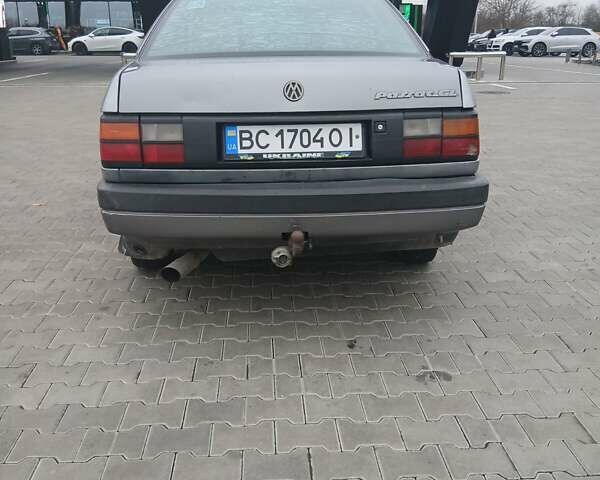 Серый Фольксваген Пассат, объемом двигателя 1.78 л и пробегом 395 тыс. км за 1499 $, фото 12 на Automoto.ua