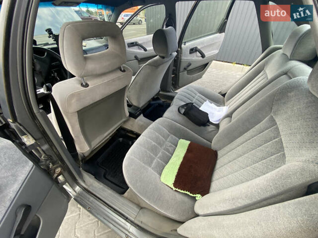 Серый Фольксваген Пассат, объемом двигателя 2 л и пробегом 300 тыс. км за 2500 $, фото 9 на Automoto.ua