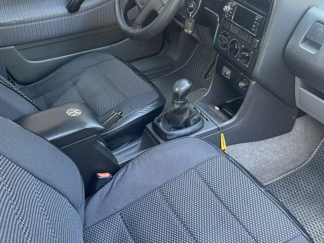 Серый Фольксваген Пассат, объемом двигателя 1.9 л и пробегом 400 тыс. км за 2500 $, фото 2 на Automoto.ua