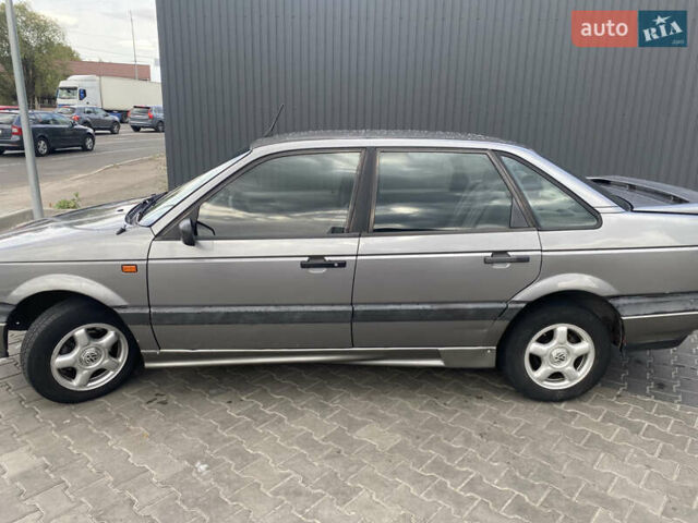 Серый Фольксваген Пассат, объемом двигателя 2 л и пробегом 300 тыс. км за 2500 $, фото 2 на Automoto.ua