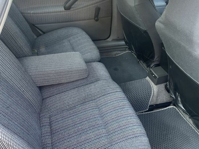 Серый Фольксваген Пассат, объемом двигателя 1.9 л и пробегом 400 тыс. км за 2500 $, фото 3 на Automoto.ua