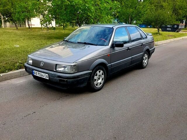 Серый Фольксваген Пассат, объемом двигателя 2 л и пробегом 333 тыс. км за 1400 $, фото 10 на Automoto.ua