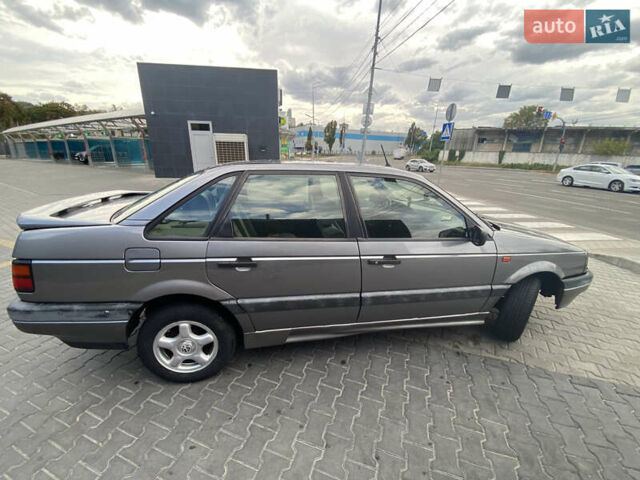 Серый Фольксваген Пассат, объемом двигателя 2 л и пробегом 300 тыс. км за 2500 $, фото 4 на Automoto.ua