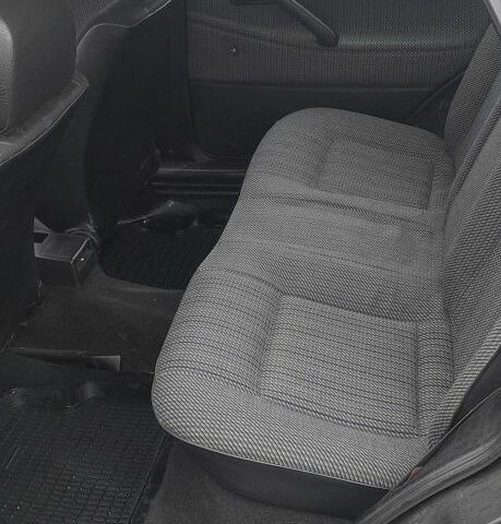 Сірий Фольксваген Пассат, об'ємом двигуна 1.8 л та пробігом 500 тис. км за 1250 $, фото 5 на Automoto.ua