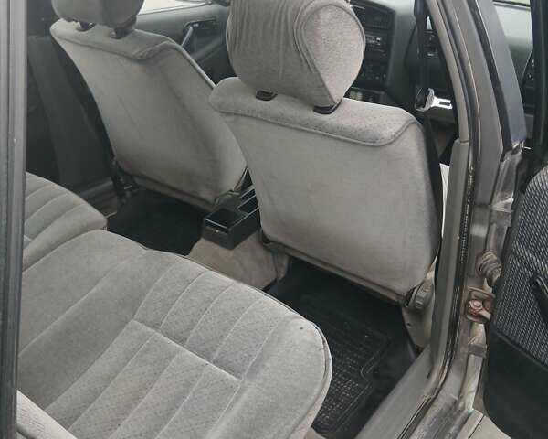 Серый Фольксваген Пассат, объемом двигателя 1.78 л и пробегом 395 тыс. км за 1499 $, фото 15 на Automoto.ua