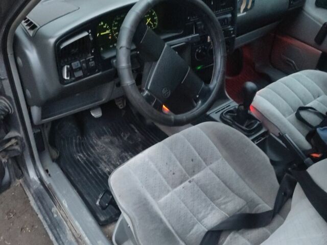 Сірий Фольксваген Пассат, об'ємом двигуна 1.8 л та пробігом 377 тис. км за 1450 $, фото 4 на Automoto.ua