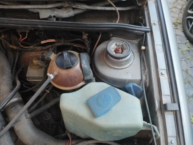 Серый Фольксваген Пассат, объемом двигателя 0 л и пробегом 400 тыс. км за 800 $, фото 4 на Automoto.ua