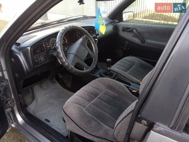 Серый Фольксваген Пассат, объемом двигателя 2 л и пробегом 330 тыс. км за 1500 $, фото 6 на Automoto.ua