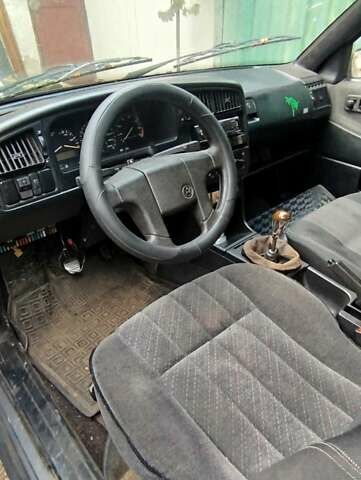 Серый Фольксваген Пассат, объемом двигателя 2 л и пробегом 312 тыс. км за 2300 $, фото 1 на Automoto.ua