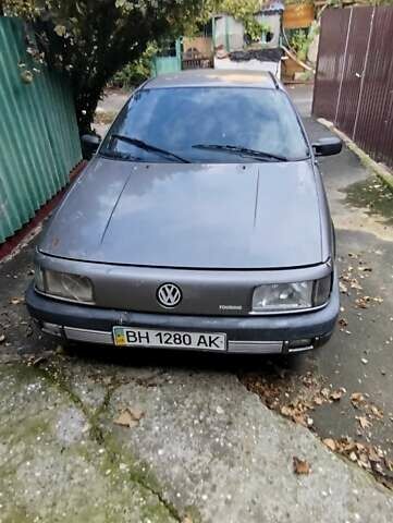 Серый Фольксваген Пассат, объемом двигателя 2 л и пробегом 312 тыс. км за 2300 $, фото 5 на Automoto.ua