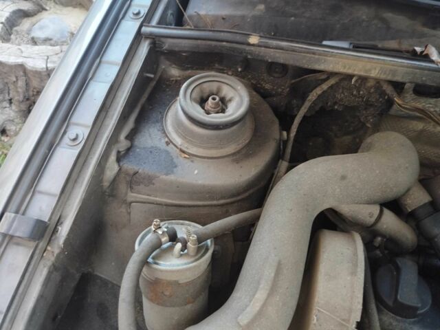 Серый Фольксваген Пассат, объемом двигателя 0 л и пробегом 400 тыс. км за 800 $, фото 3 на Automoto.ua