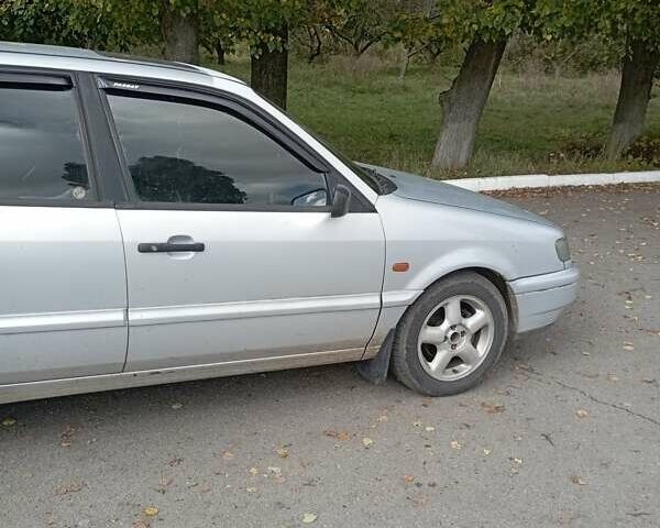 Серый Фольксваген Пассат, объемом двигателя 2 л и пробегом 315 тыс. км за 2600 $, фото 9 на Automoto.ua