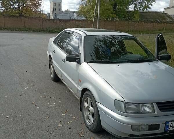 Серый Фольксваген Пассат, объемом двигателя 2 л и пробегом 315 тыс. км за 2600 $, фото 5 на Automoto.ua