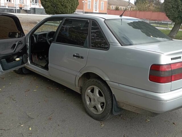 Серый Фольксваген Пассат, объемом двигателя 2 л и пробегом 315 тыс. км за 2600 $, фото 10 на Automoto.ua