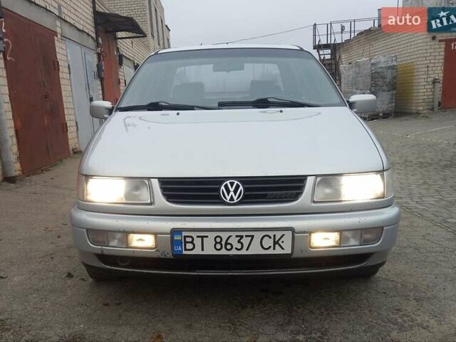 Серый Фольксваген Пассат, объемом двигателя 2.8 л и пробегом 352 тыс. км за 3350 $, фото 36 на Automoto.ua