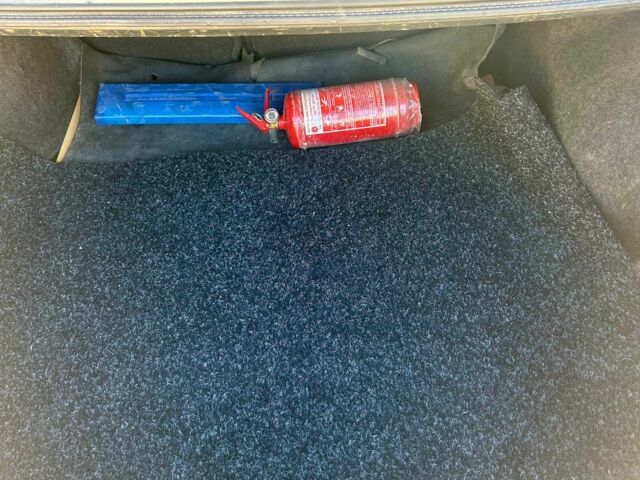 Сірий Фольксваген Пассат, об'ємом двигуна 1.9 л та пробігом 364 тис. км за 2450 $, фото 7 на Automoto.ua