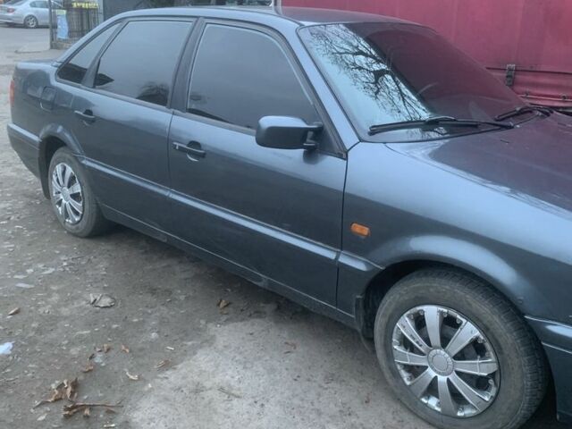 Серый Фольксваген Пассат, объемом двигателя 1.8 л и пробегом 299 тыс. км за 1850 $, фото 4 на Automoto.ua